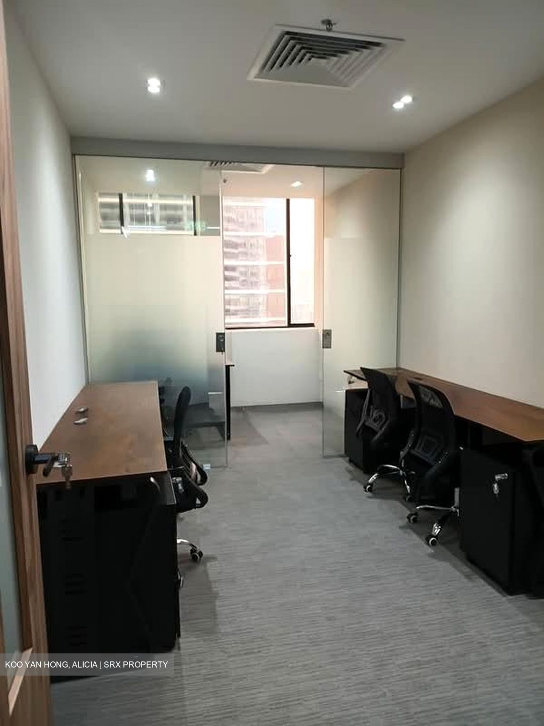 International Plaza (D2), Office #555454241